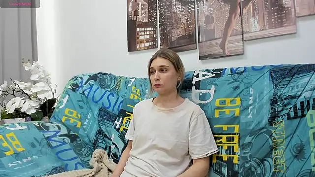 Snapshot of Tenderly_Sophie chatting on 04.24.26 Tenderly Sophie online show from 04.24.26