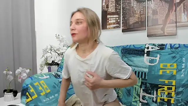 Snapshot of Tenderly_Sophie chatting on 05.29.26 Tenderly Sophie online show from 05.29.26