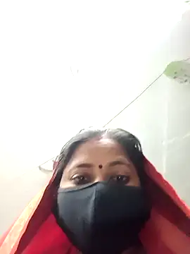 Snapshot of QRESABABY chatting on 12.17.25 QRESABABY online show from 12.17.25