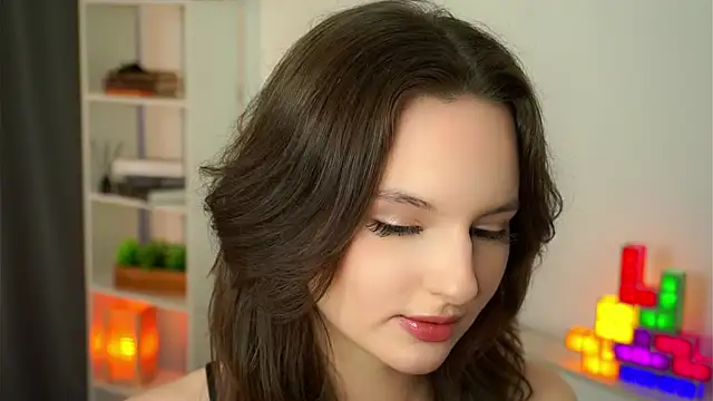 AlonaBackers online show from 10.25.25