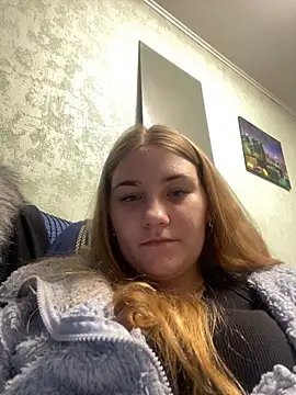 Snapshot of Emily_Sweety__ chatting on 10.22.25 Emily Sweety online show from 10.22.25