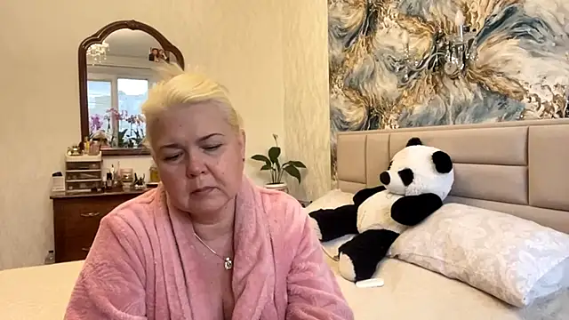Snapshot of Galatea_2025 chatting on 05.14.26 Galatea 2025 online show from 05.14.26