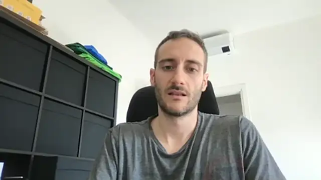Snapshot of LukaShyGuy chatting on 05.09.26 LukaShyGuy online show from 05.09.26