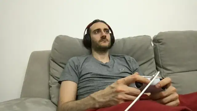 Snapshot of LukaShyGuy chatting on 05.22.26 LukaShyGuy online show from 05.22.26