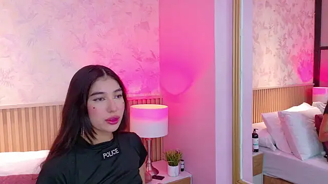 Snapshot of AdelineJhones chatting on 01.17.26 AdelineJhones online show from 01.17.26