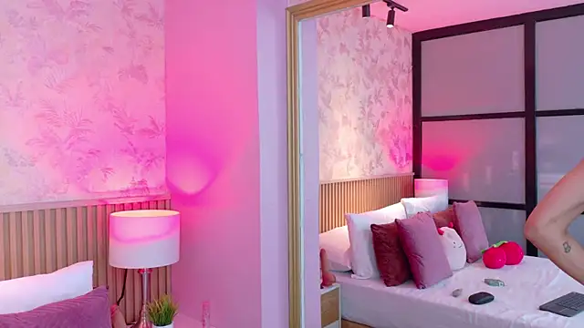 Snapshot of AdelineJhones chatting on 02.09.26 AdelineJhones online show from 02.09.26