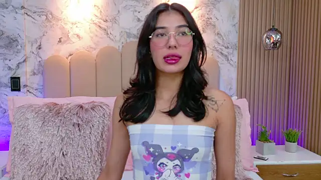 AdelineJhones online show from 03.25.26