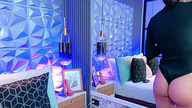 AdelineJhones online show from 03.28.26