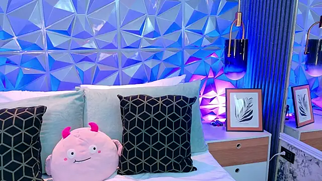 AdelineJhones online show from 03.30.26