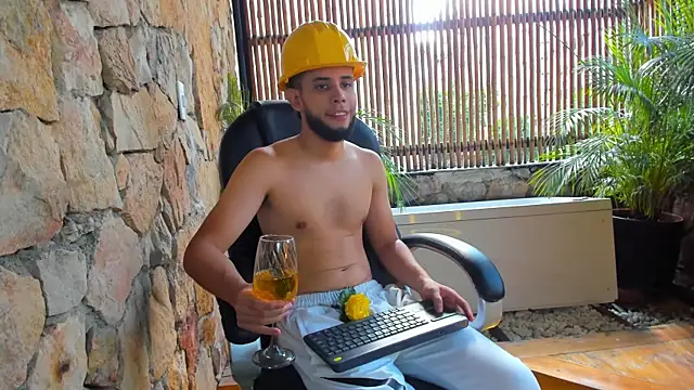 Maxcole 07 online show from 12.14.25