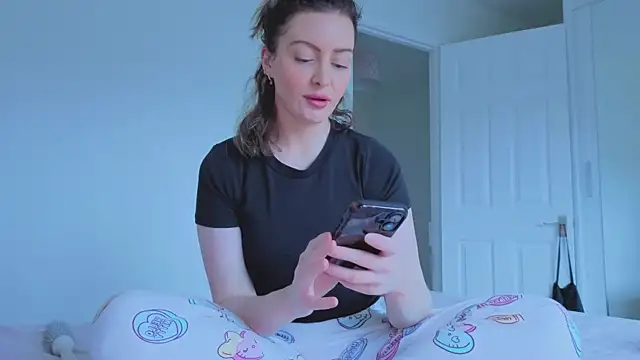 Snapshot of Lovelavender_ chatting on 02.06.26 Lovelavender online show from 02.06.26