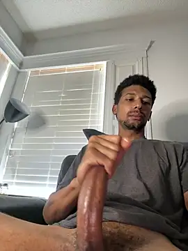 Snapshot of BigPrettyDick777 chatting on 05.05.26 BigPrettyDick777 online show from 05.05.26