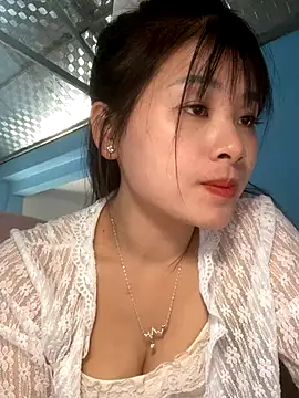 Snapshot of o-one-o chatting on 11.25.25 o-one-o online show from 11.25.25