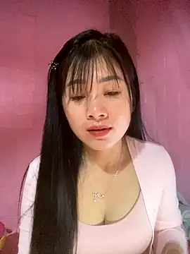 Snapshot of o-one-o chatting on 12.14.25 o-one-o online show from 12.14.25