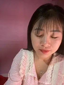 Snapshot of o-one-o chatting on 12.17.25 o-one-o online show from 12.17.25