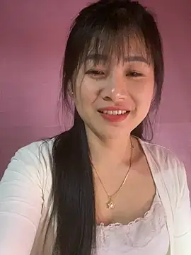 Snapshot of o-one-o chatting on 02.18.26 o-one-o online show from 02.18.26