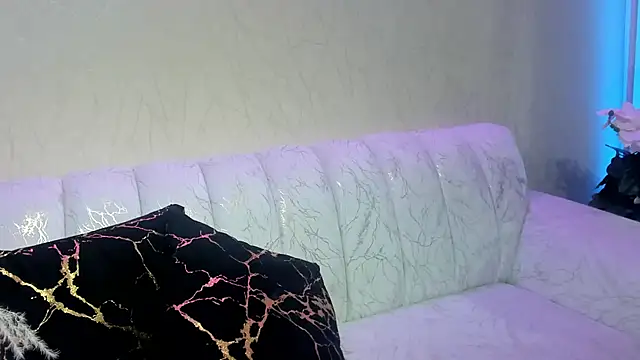 SofiaDiFiore online show from 10.28.25