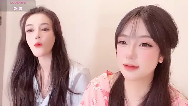 Snapshot of Follyise chatting on 06.29.26 Follyise online show from 06.29.26