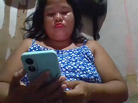Snapshot of xxmysweetpinayy69 chatting on 05.17.26 xxmysweetpinayy69 online show from 05.17.26