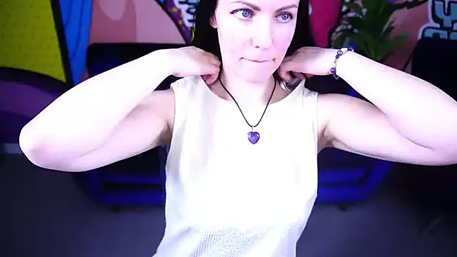 SofieMoons online show from 11.17.25