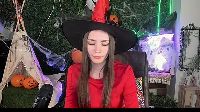 lollyrais online show from 10.31.25