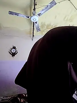 Snapshot of SINGLE_BOY_SITAR chatting on 10.24.25 SINGLE BOY SITAR online show from 10.24.25