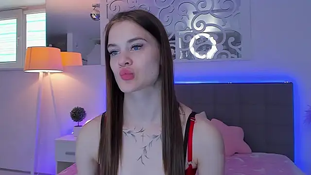 LuisaClover online show from 03.28.26