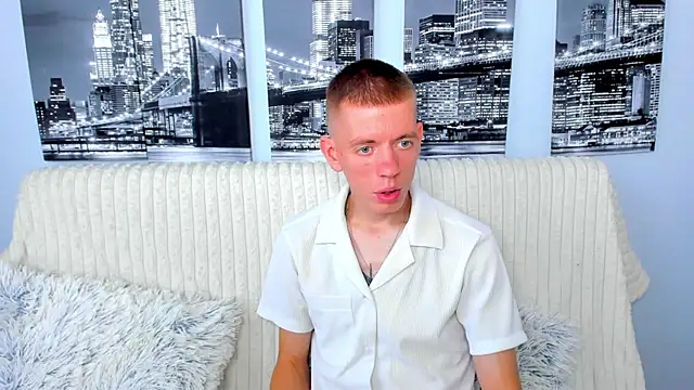 Snapshot of Cristian__Dior chatting on 08.06.26 Cristian Dior online show from 08.06.26