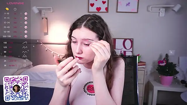 Snapshot of MegganKinson chatting on 02.27.26 MegganKinson online show from 02.27.26