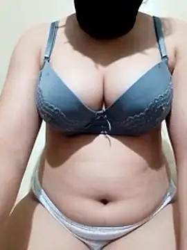 Snapshot of Majoudabar chatting on 02.27.26 Majoudabar online show from 02.27.26