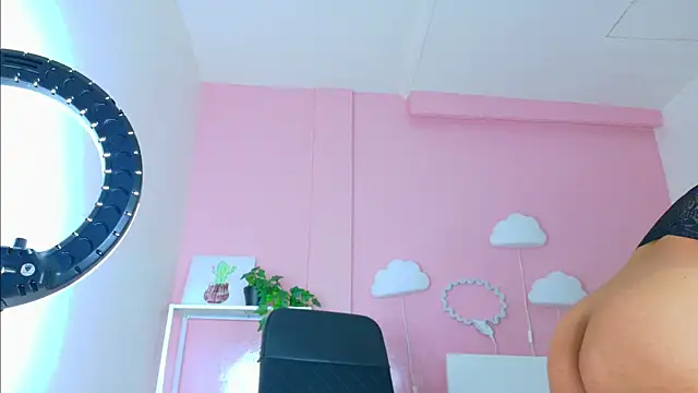 Snapshot of SeleneGibson__ chatting on 05.19.26 SeleneGibson online show from 05.19.26