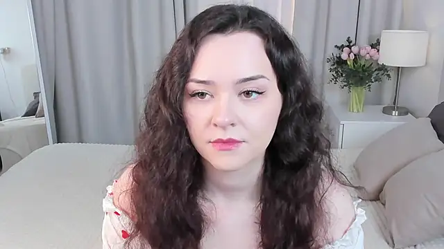 Camilla Rowen online show from 12.04.25