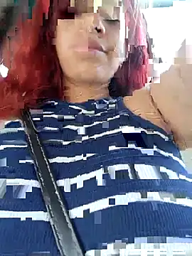 Snapshot of Lunatemptress4 chatting on 12.17.25 Lunatemptress4 online show from 12.17.25