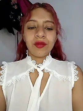 Snapshot of Lunatemptress4 chatting on 01.08.26 Lunatemptress4 online show from 01.08.26