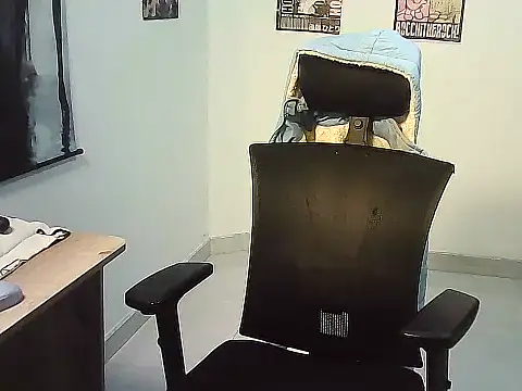 Gigi Scott  online show from 12.02.25