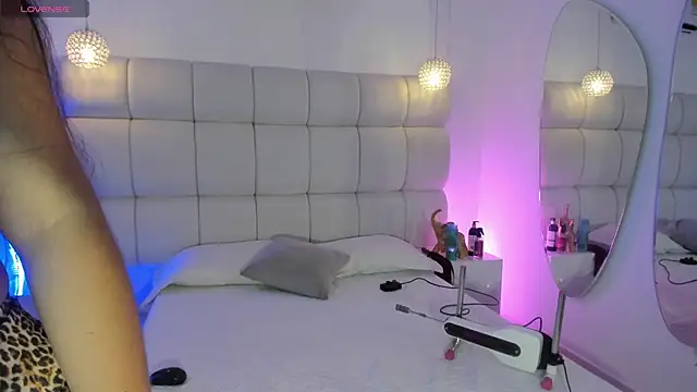 Snapshot of Videl_Star chatting on 12.22.25 Videl Star online show from 12.22.25