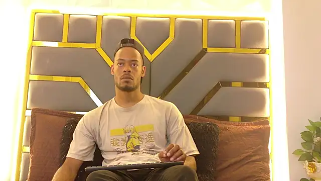 Snapshot of Neytanmalcon chatting on 11.05.25 Neytanmalcon online show from 11.05.25