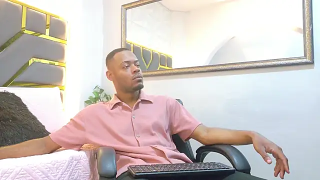 Snapshot of Neytanmalcon chatting on 11.14.25 Neytanmalcon online show from 11.14.25