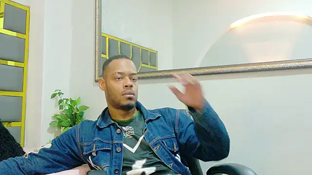 Snapshot of Neytanmalcon chatting on 11.19.25 Neytanmalcon online show from 11.19.25