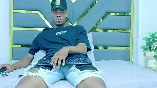 Snapshot of Neytanmalcon chatting on 11.22.25 Neytanmalcon online show from 11.22.25