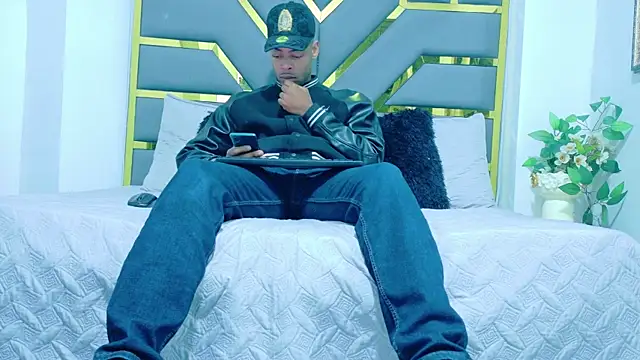 Snapshot of Neytanmalcon chatting on 11.23.25 Neytanmalcon online show from 11.23.25