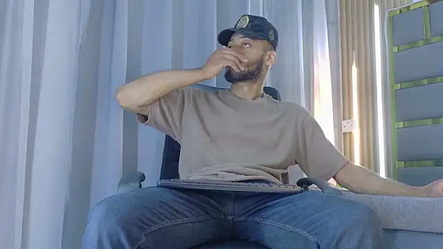 Snapshot of Neytanmalcon chatting on 02.20.26 Neytanmalcon online show from 02.20.26