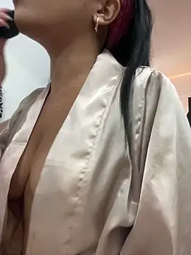 Snapshot of AbbyHank2 chatting on 11.26.25 AbbyHank2 online show from 11.26.25