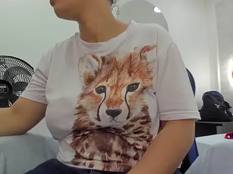 Snapshot of agata18_ chatting on 04.15.26 agata18 online show from 04.15.26