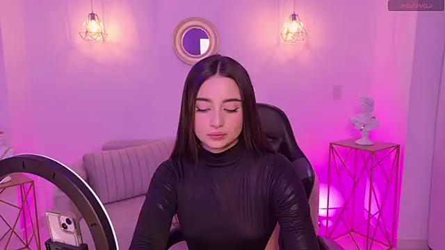 Snapshot of Ariana_Monroe01 chatting on 11.14.25 Ariana Monroe01 online show from 11.14.25