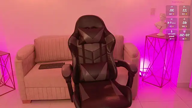 Snapshot of Ariana_Monroe01 chatting on 12.03.25 Ariana Monroe01 online show from 12.03.25