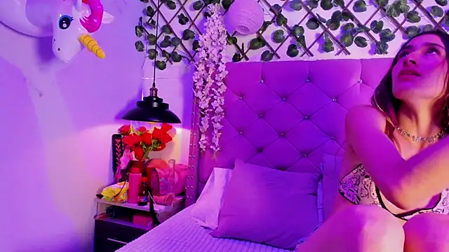 Snapshot of Violet-Storm- chatting on 10.24.25 Violet-Storm- online show from 10.24.25