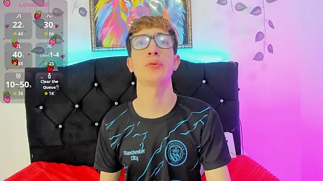 Snapshot of Erick_Taylor3 chatting on 10.24.25 Erick Taylor3 online show from 10.24.25