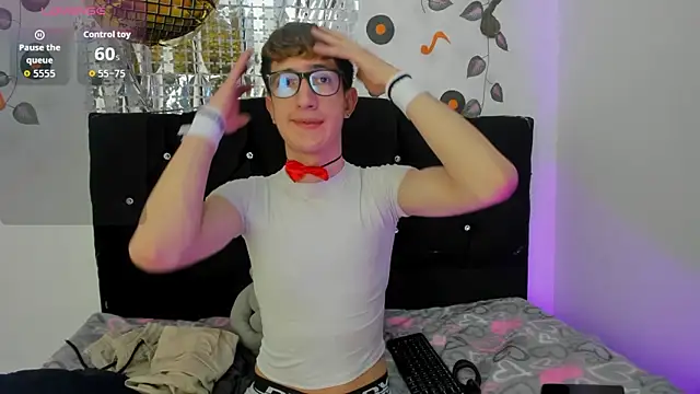 Snapshot of Erick_Taylor3 chatting on 10.27.25 Erick Taylor3 online show from 10.27.25