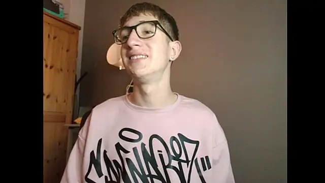 Snapshot of Erick_Taylor3 chatting on 12.15.25 Erick Taylor3 online show from 12.15.25